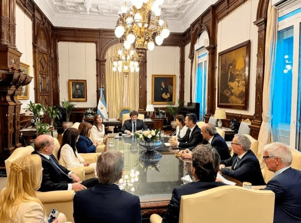 Javier Milei encabezó la quinta reunión consecutiva del Gabinete nacional