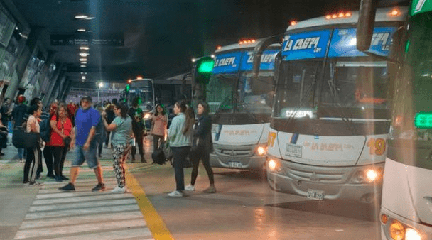 Córdoba: rige este viernes un paro de transporte interurbano