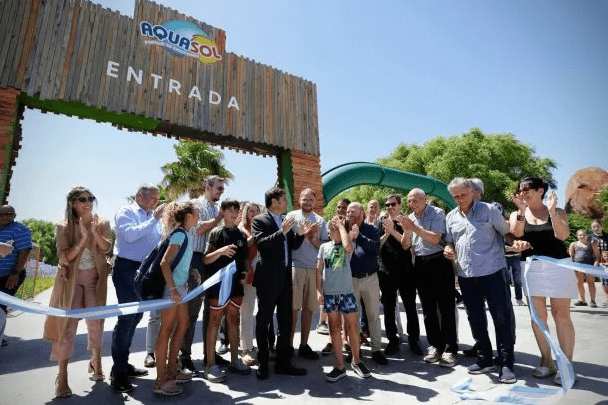 Mar del Plata: luego de cuatro años, reabrió el parque acuático Aquasol